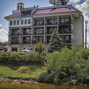 Rivergate Mountain Lodge